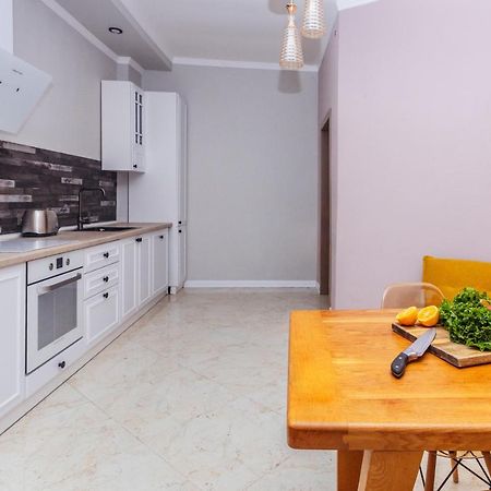 Просторные Апартаменты Класса Люкс Suhumi Exterior foto