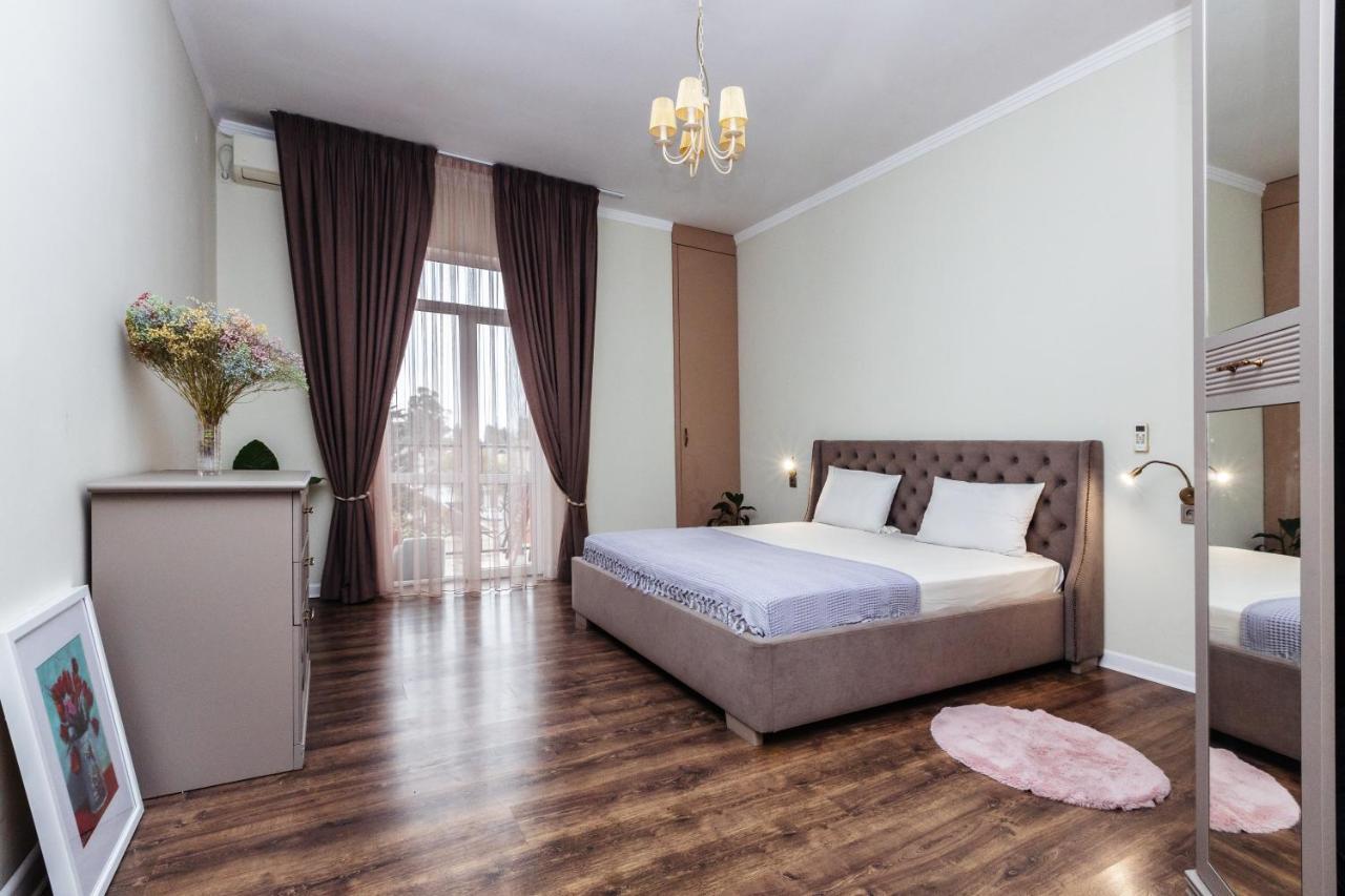 Просторные Апартаменты Класса Люкс Suhumi Exterior foto